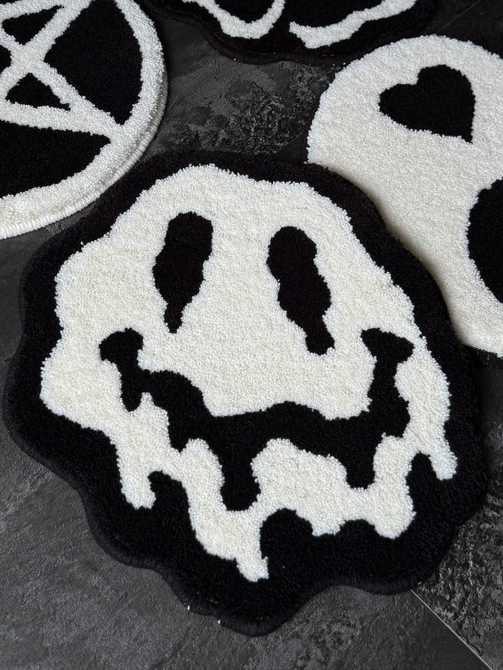 Melted Smile Mini Rug
