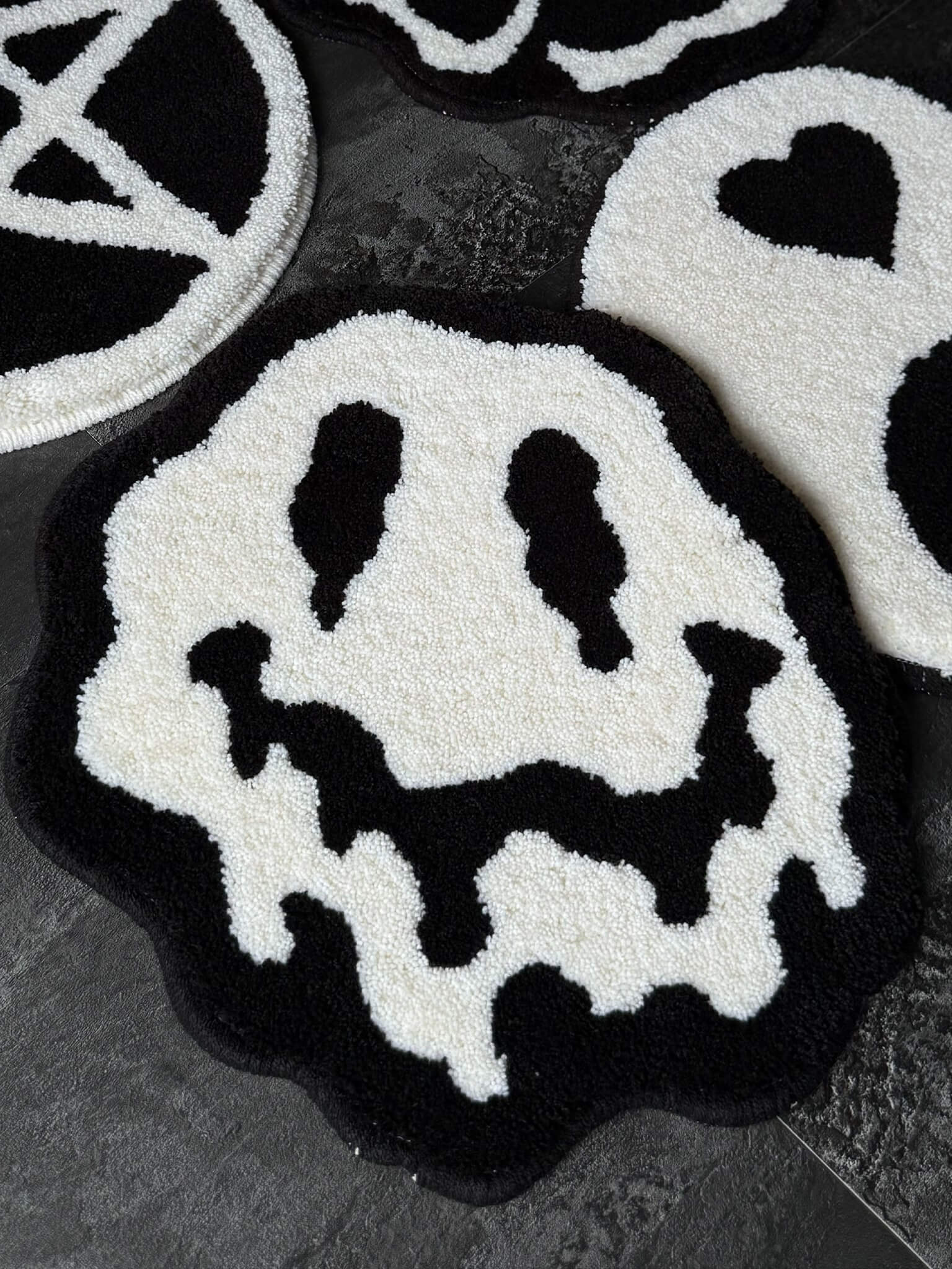 Melted Smile Mini Rug