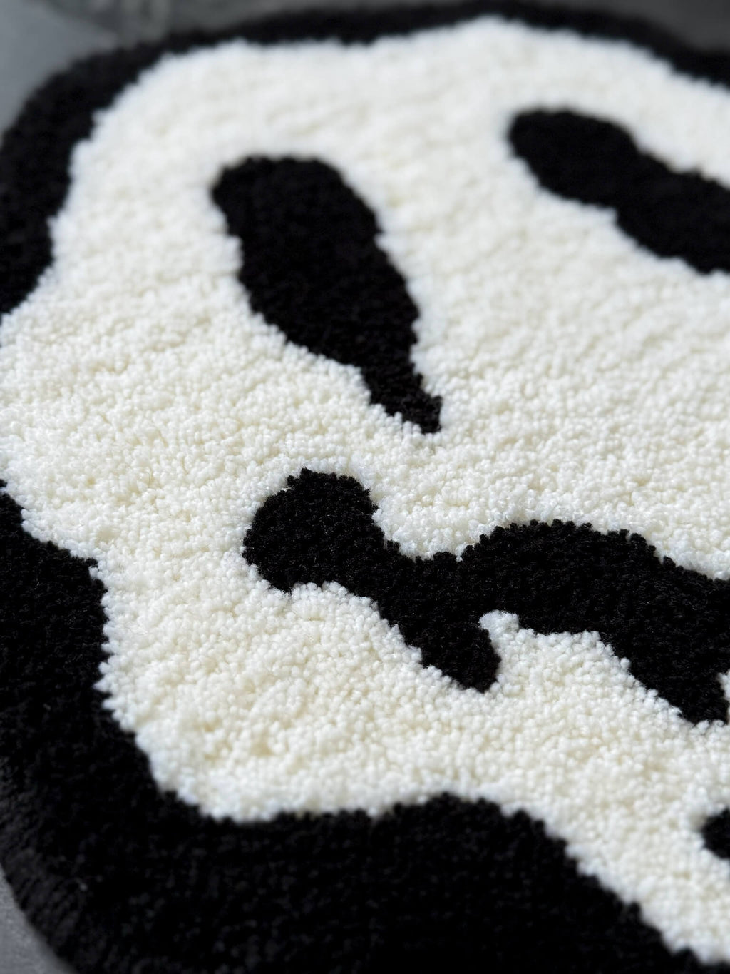 Melted Smile Mini Rug